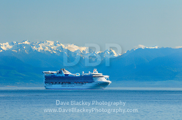 Cruise ship Golden Princess Princess Cruises, Victoria, Olympic Mountains